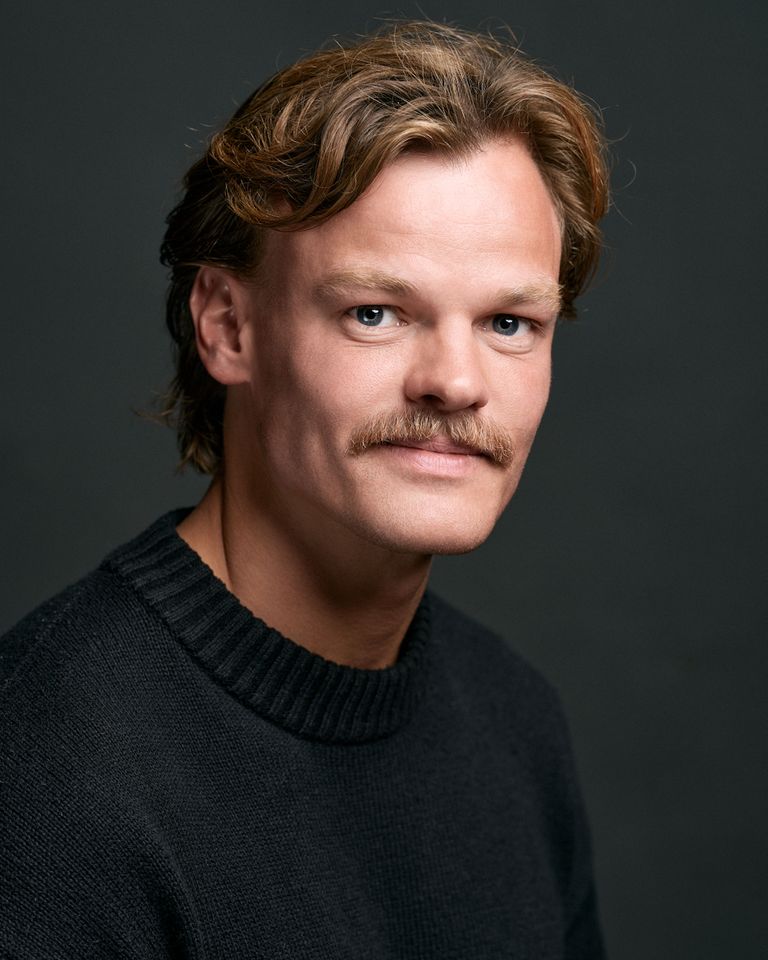 Nikulas Headshot