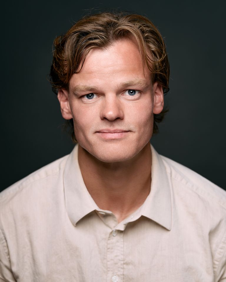 Nikulas Headshot